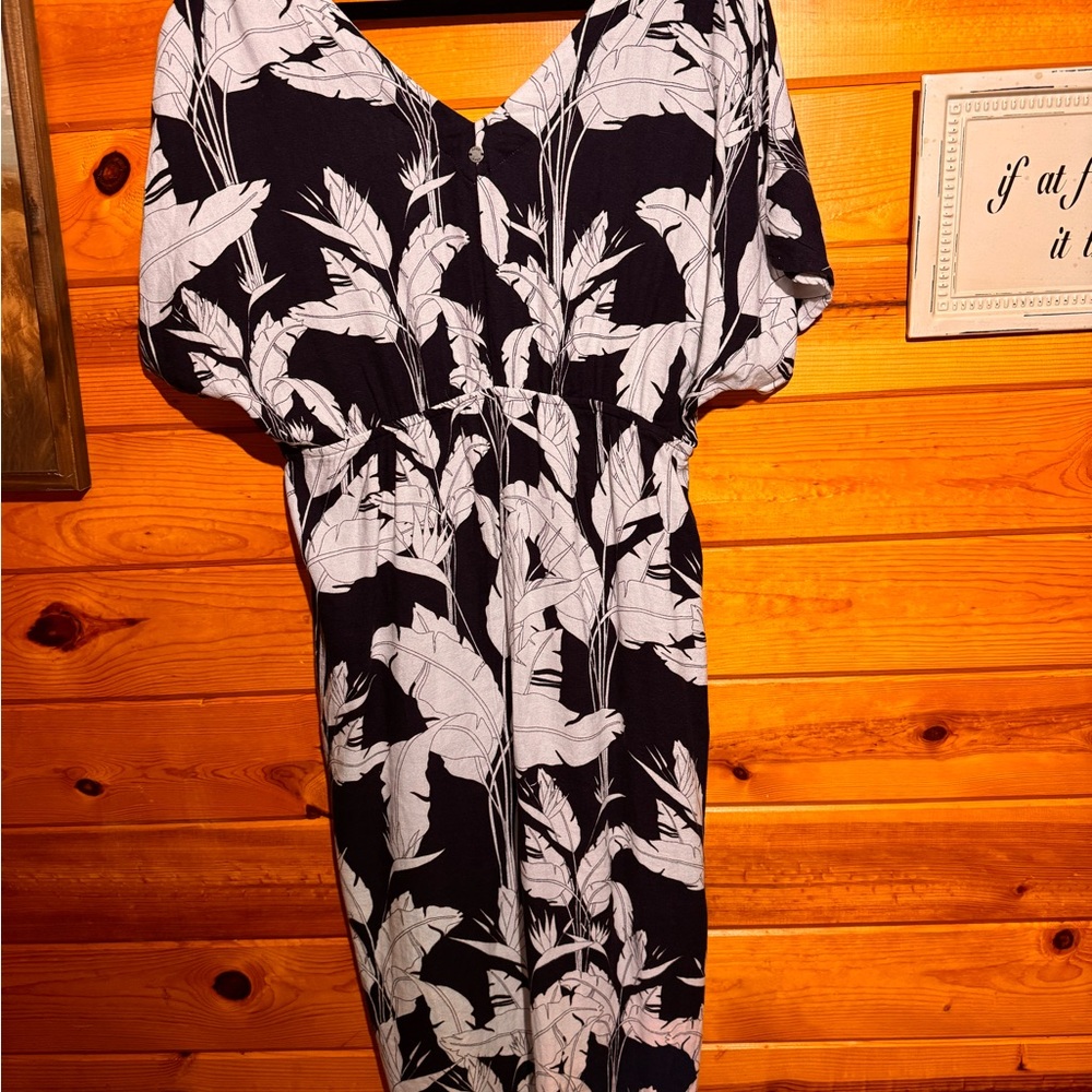 Roxy Navy and White Leaf Pattern MIDI Dress